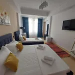 Godard B&B 3*