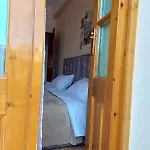Godard B&B 3*