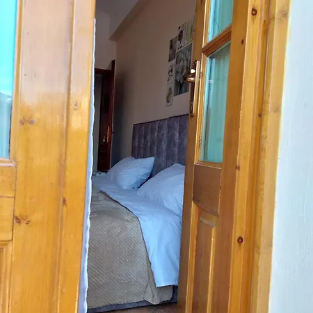Godard Bed & Breakfast *