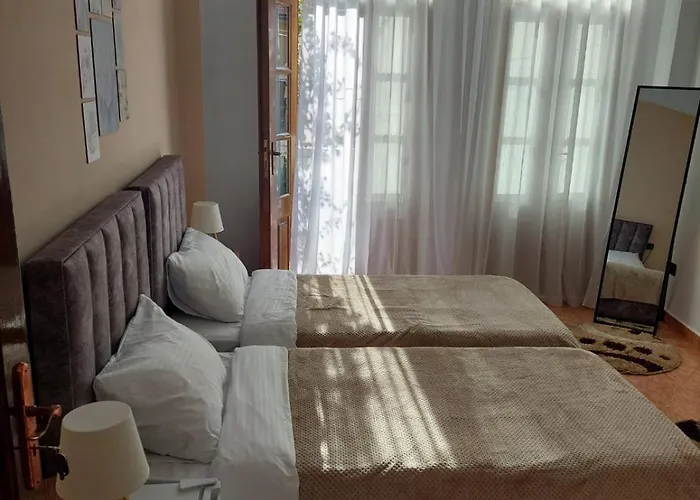 Godard 3* Vlorë